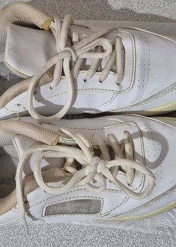 Beyaz Spor Ayakkabı - Görsel 2