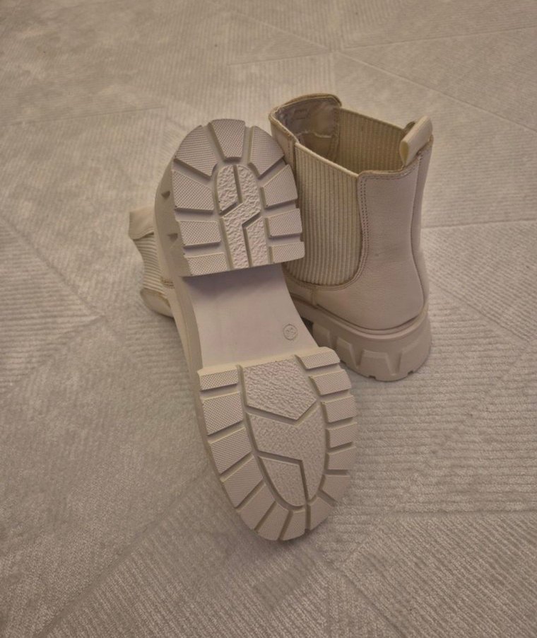 Beyaz Dolgu Topuklu Kadın Bot - Görsel 3