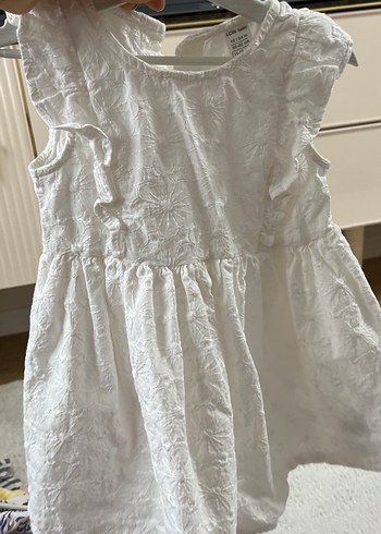 Kız Çocuk Beyaz Nakışlı Fırfırlı Elbise - Görsel 3