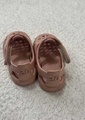 İğne 20 numara Kız Çocuk Bej Tokalı Sandalet - Görsel 2