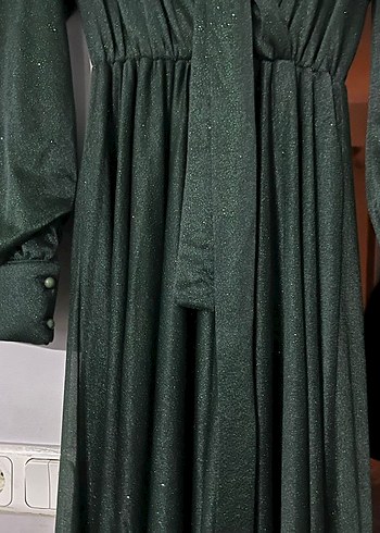 Uzun Kollu Yeşil Abiye - Görsel 4