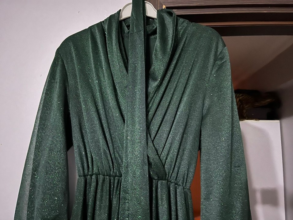 Uzun Kollu Yeşil Abiye - Görsel 2