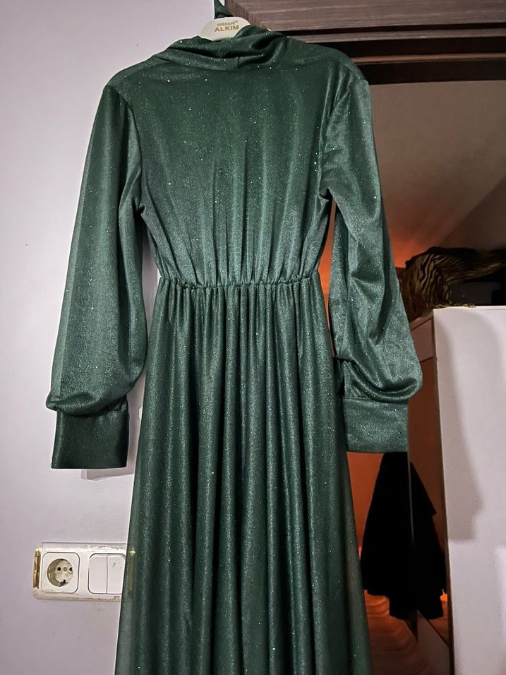 Uzun Kollu Yeşil Abiye - Görsel 5