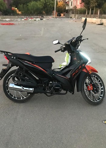 Renkli Baskılı Metal Motosiklet Kaskı - Görsel 3