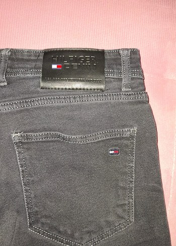 Tommy Jeans Gri Düğmeli Erkek Denim Pantolon - Görsel 3