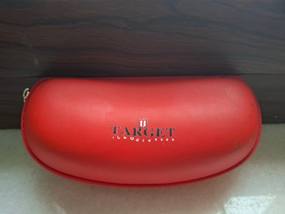 Klasik Siyah Tokalı Güneş Gözlüğü - Görsel 3