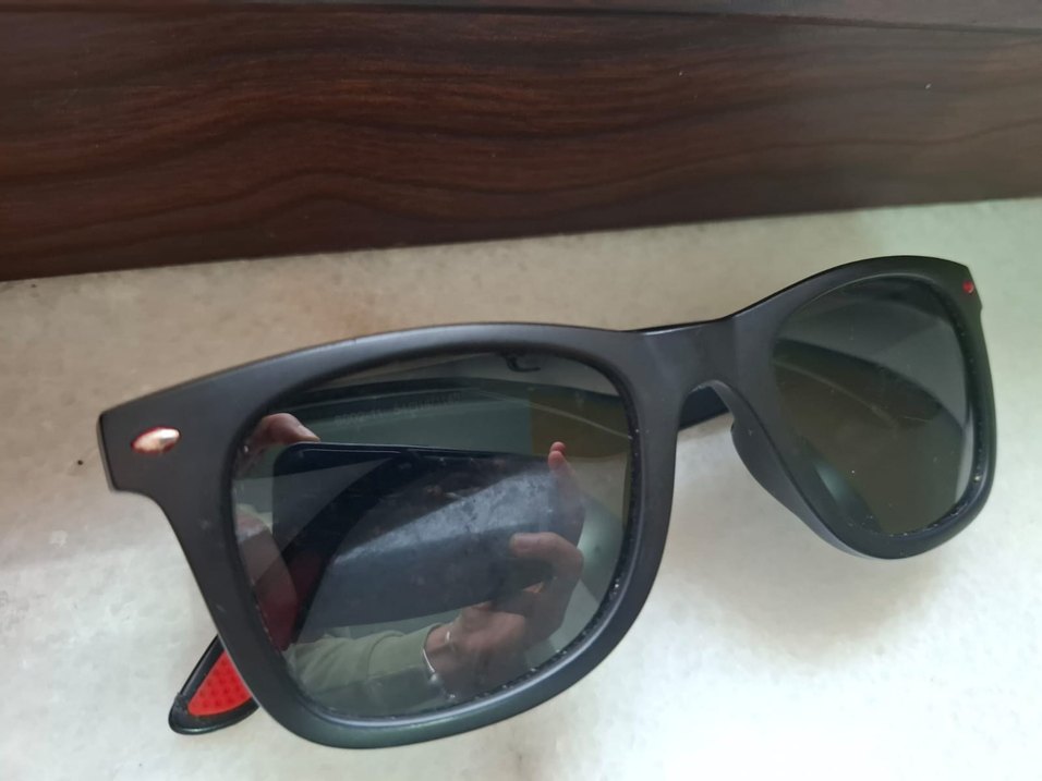 Klasik Siyah Tokalı Güneş Gözlüğü - Görsel 2