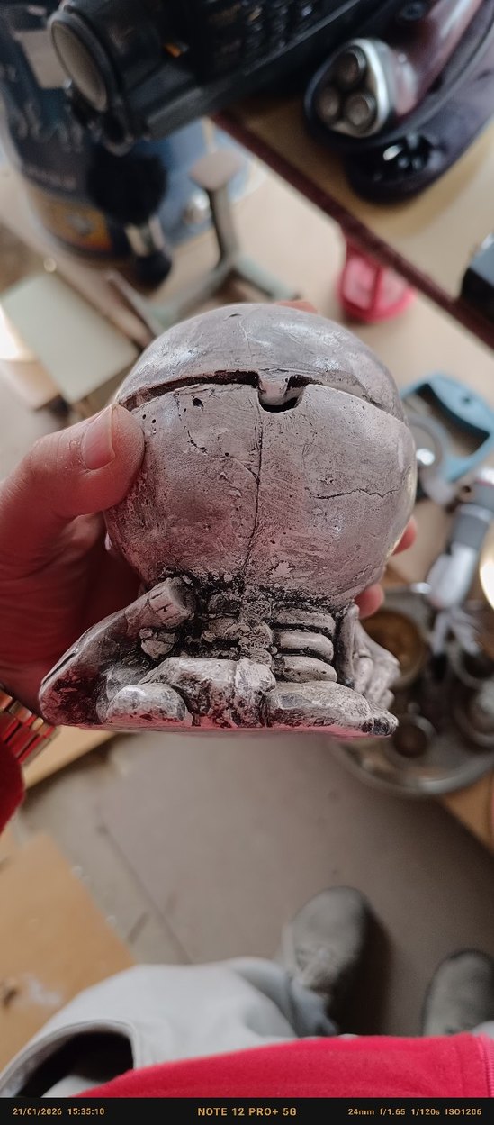 Gri Kafatası Figürin - Görsel 5