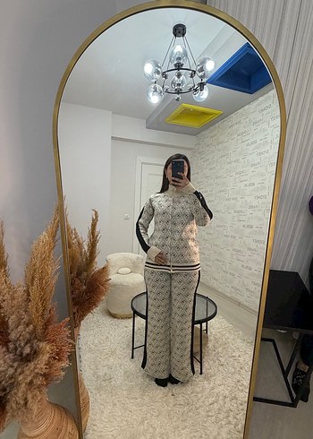 guess eşofman takımı - Görsel 4