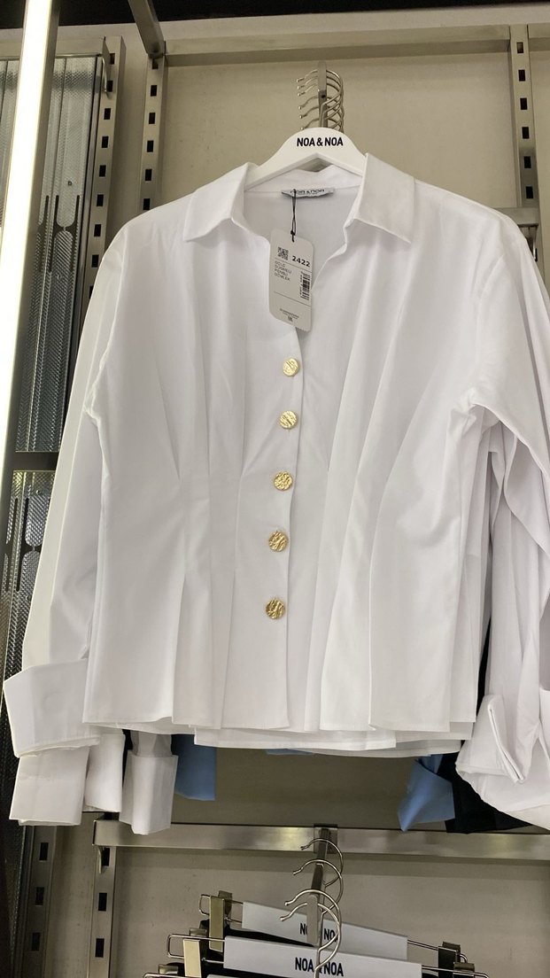 Beyaz oturtmalı gömlek - Görsel 2