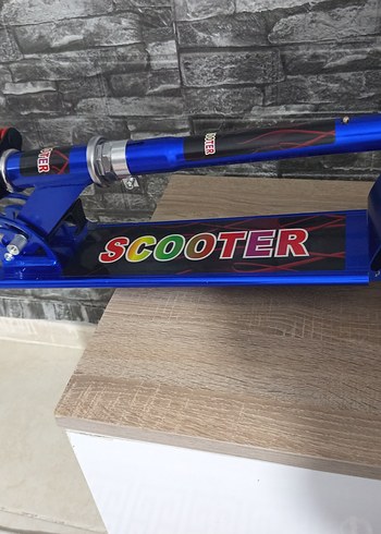 Renkli Mavi Scooterı. Katlanabilir 3 Tekerlekli. Çelik Metal - Görsel 4