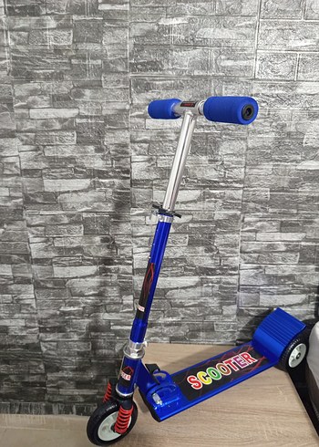 Renkli Mavi Scooterı. Katlanabilir 3 Tekerlekli. Çelik Metal - Görsel 3