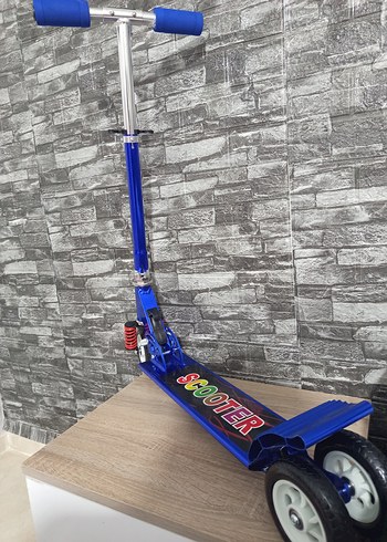 Renkli Mavi Scooterı. Katlanabilir 3 Tekerlekli. Çelik Metal - Görsel 2