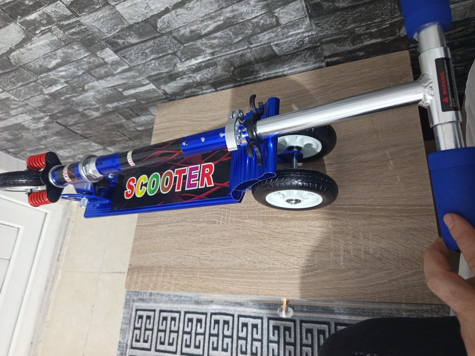 Renkli Mavi  Scooterı. Katlanabilir 3 Tekerlekli. Çelik Metal - Görsel 5