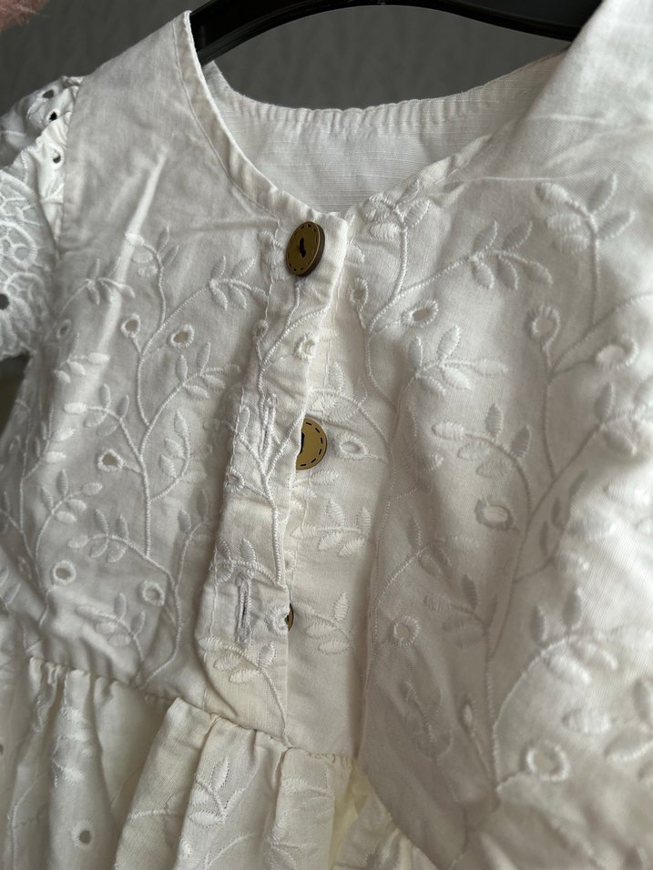 Beyaz Nakışlı Kız Elbisesi, Düğmeli, bisikletYaka - Görsel 2