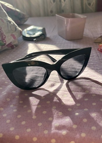 Şeffaf Siyah Gotik Kadın Gözlüğü - Görsel 2