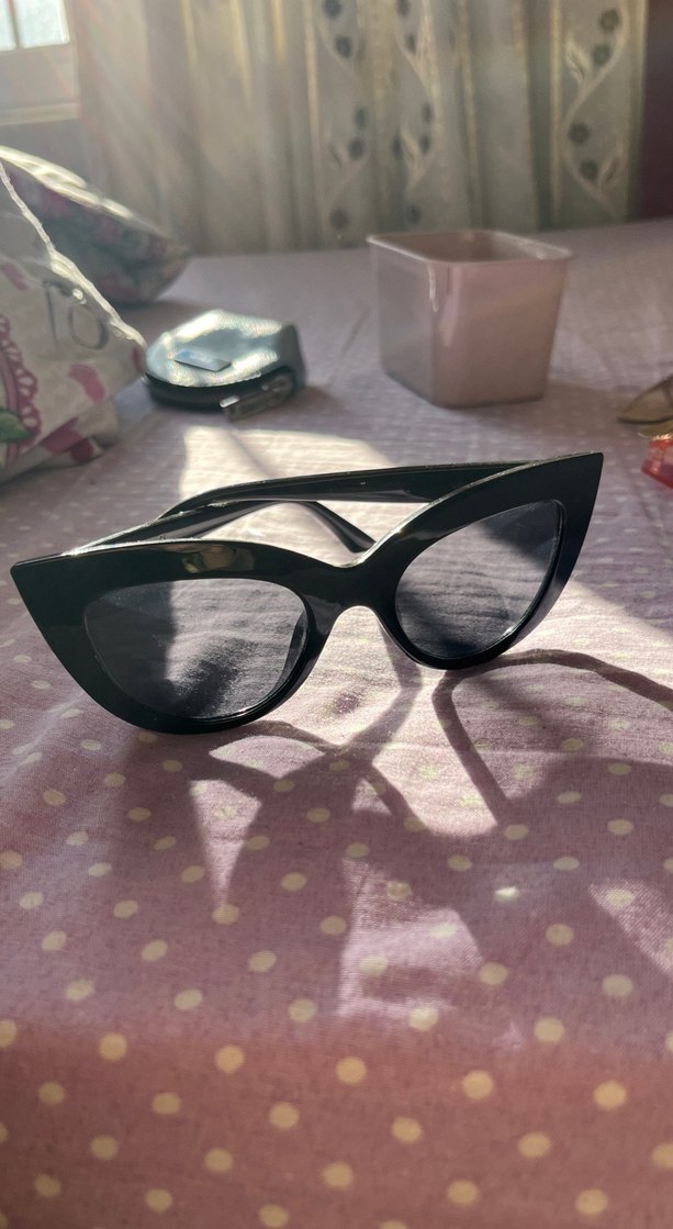 Şeffaf Siyah Gotik Kadın Gözlüğü - Görsel 2