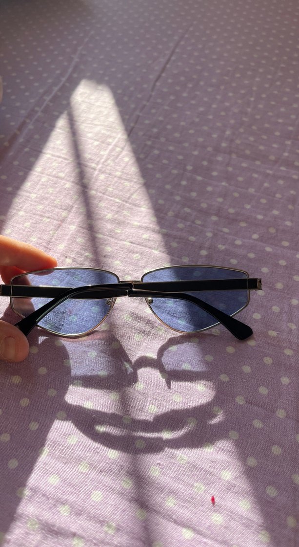 Şeffaf Siyah Gri Minimalist Kadın Gözlüğü - Görsel 4