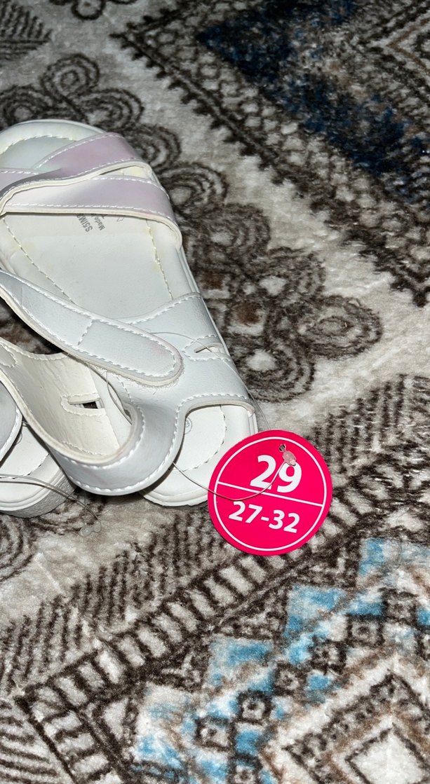 Beyaz Tokalı Kız Çocuk Sandalet - Görsel 2