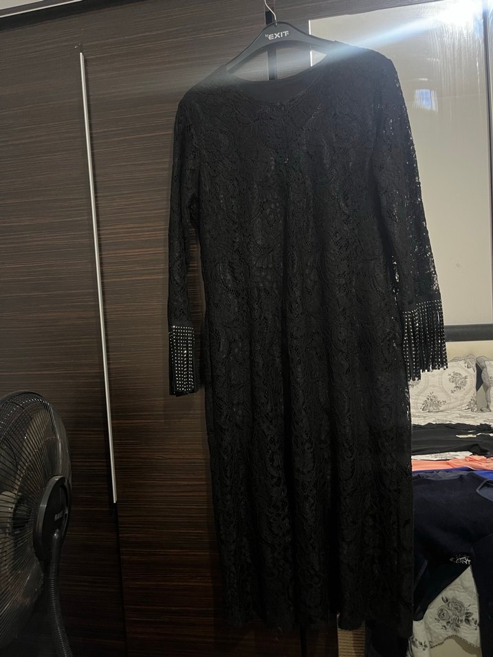 Uzun Siyah Dantel Goth Ofis Elbisesi - Görsel 2