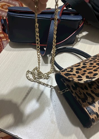 Leoparlı askılı çanta - Görsel 3