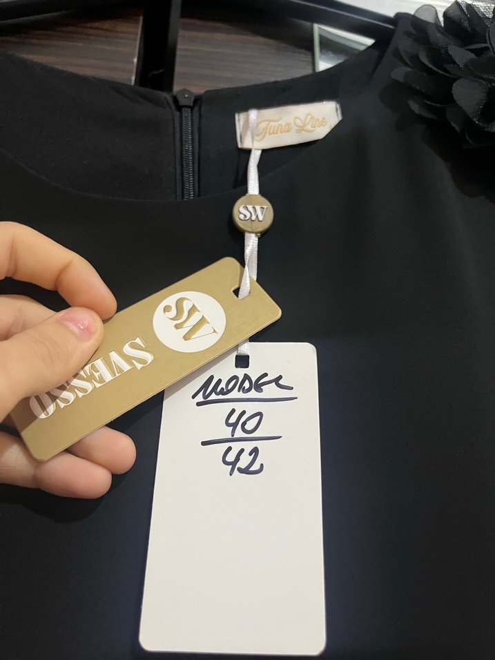 Siyah Zincir Detaylı Uzun Kadın Elbise - Görsel 4