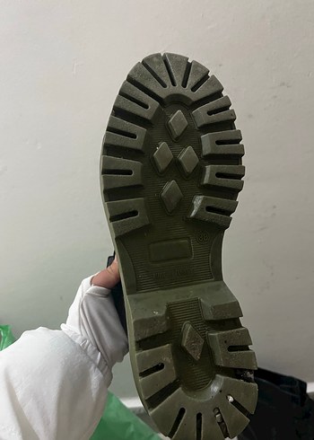 Siyah Rugan Kadın Botlar, İnce Topuklu, Cırt Cırtlı - Görsel 4