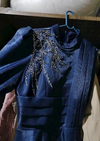 Uzun Kollu İşlemeli Lacivert Abiye Elbise - Görsel 4