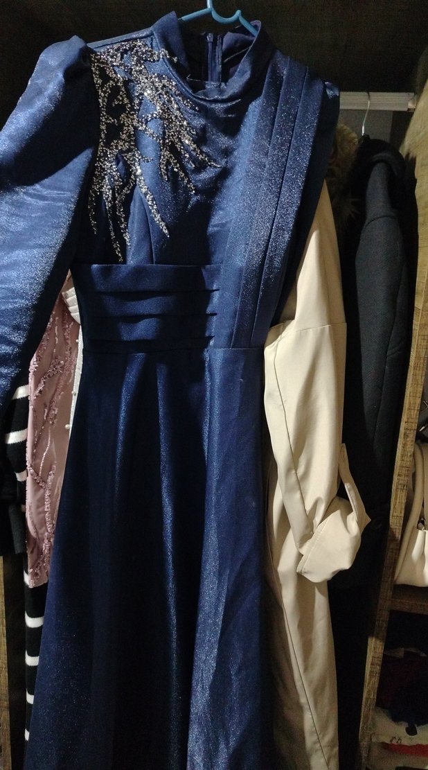 Uzun Kollu İşlemeli Lacivert Abiye Elbise - Görsel 3