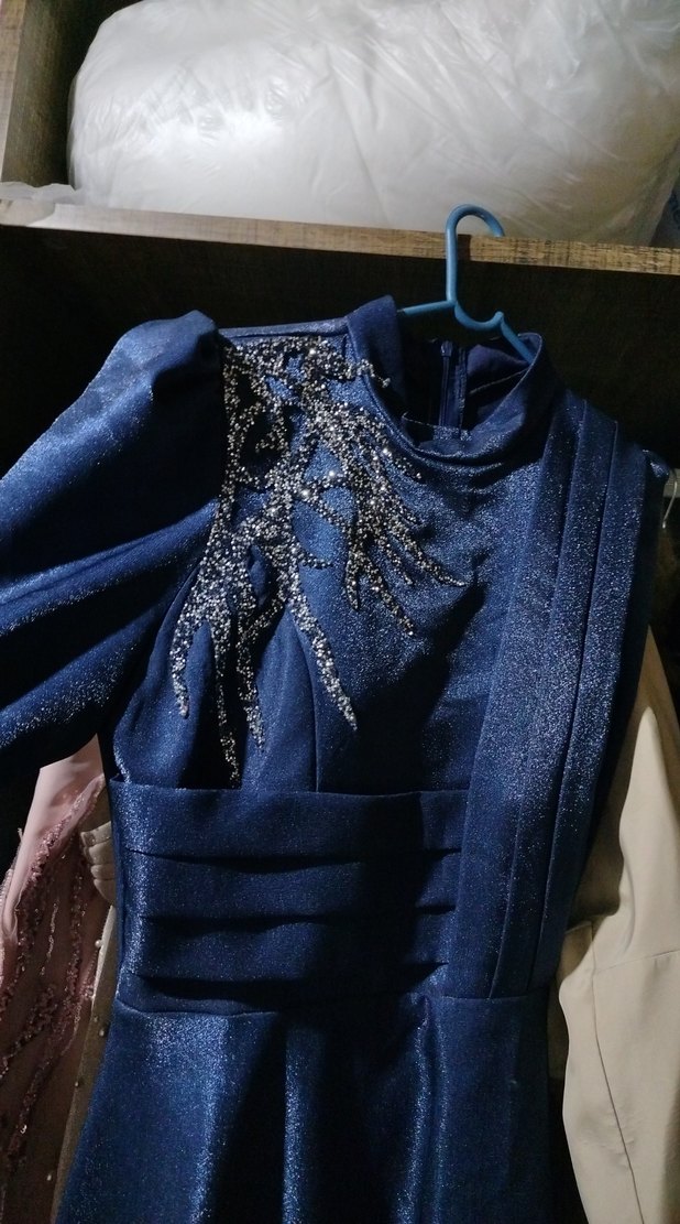 Uzun Kollu İşlemeli Lacivert Abiye Elbise - Görsel 4