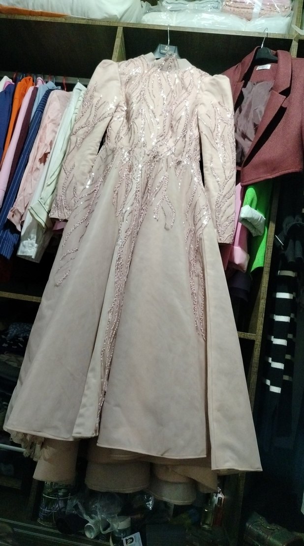 Bej İşlemeli Uzun Kollu Uzun Abiye Elbise - Görsel 3