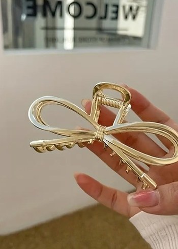 Altın Metalik Fiyonk Saç Tokası - Görsel 4