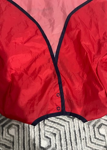 Nakışlı Kırmızı Bebek Önlüğü - Görsel 3