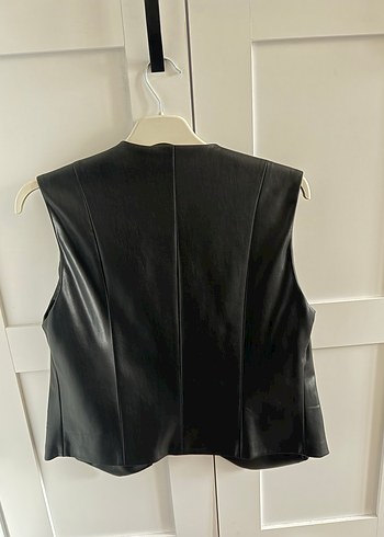 Siyah Deri Düğmeli Kolsuz Mini Yelek - Görsel 2