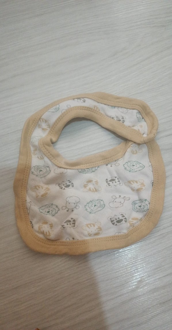 Bebek için bej renkli baskılı önlük - Görsel 2