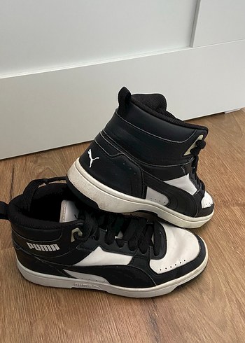 Puma Siyah Beyaz Cocuk Spor Ayakkabi