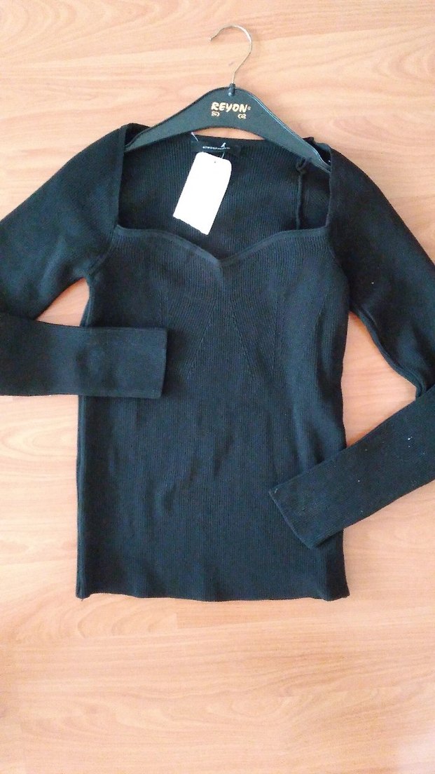 Uzun Kollu Siyah V Yaka Kadın Kazak S/M - Görsel 3