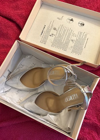 TNC Gümüş Renk Kadın Abiye Topuklu Ayakkabı - Görsel 3