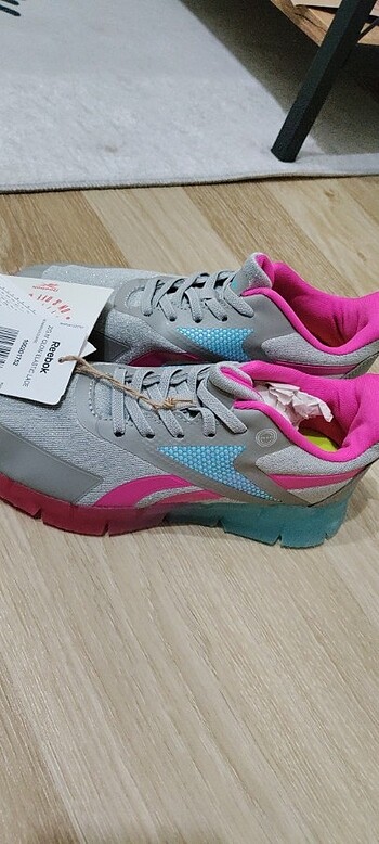 Reebok ayakkabı 