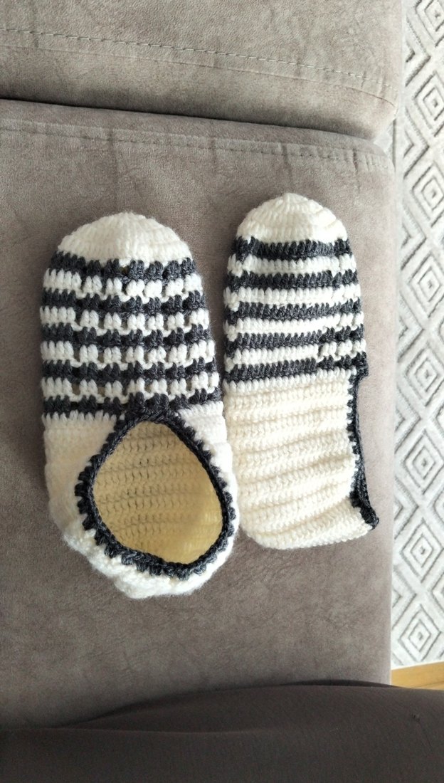 Kız - Krem Gri Ev Patikleri El Örgüsü - Görsel 2