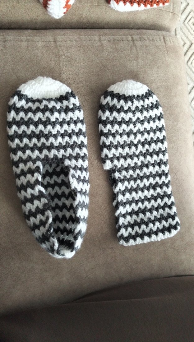 Gri Zebra Desenli Kız Çocuk Örgü Ev Patiği - Görsel 2