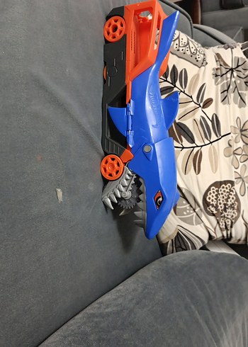 hot wheels köpek balığı