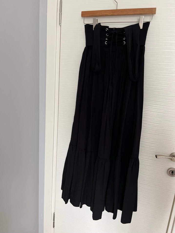 Siyah Askılı Uzun Elbise - Görsel 3