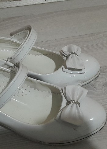 Kız Çocuk Beyaz Fiyonk Detaylı Babet - Görsel 2