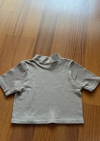 Kısa Kollu Yüksek Yakalı Tişört - Görsel 2