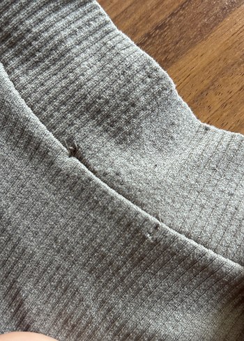 Kısa Kollu Yüksek Yakalı Tişört - Görsel 4