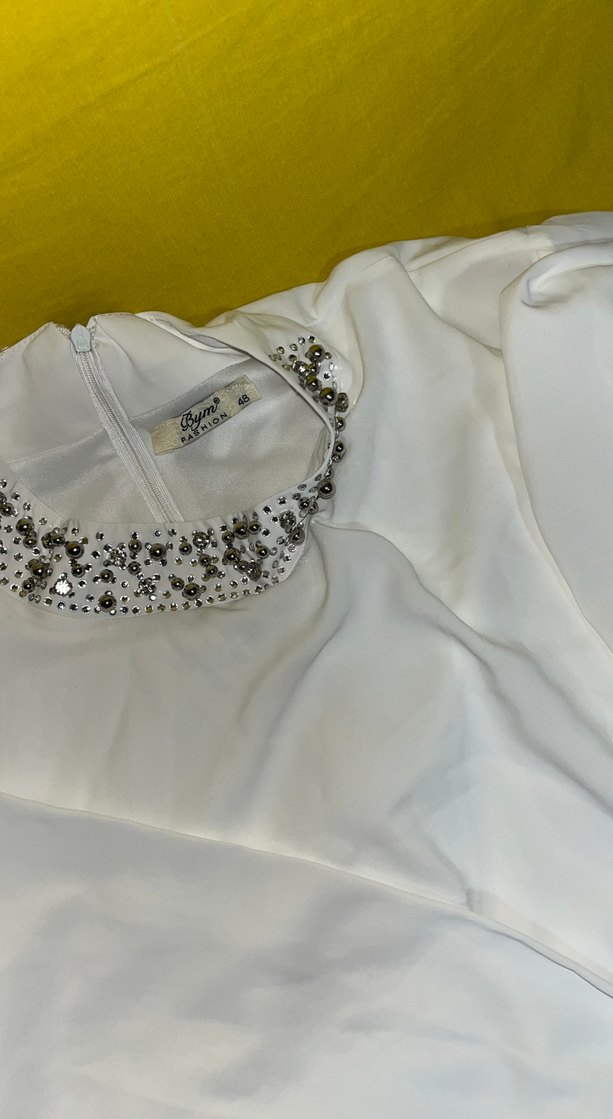 Beyaz tasli tunik - Görsel 3