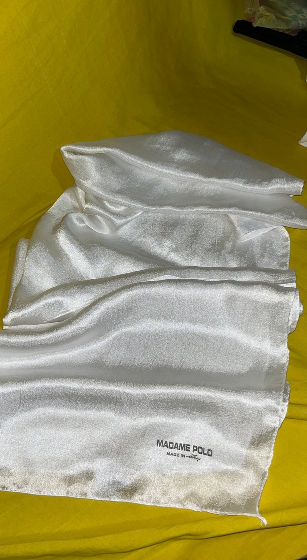 Beyaz Parlak Saten Kadın Şal - Görsel 2