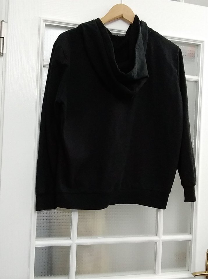 siyah kadın kapüşonlu - Görsel 2