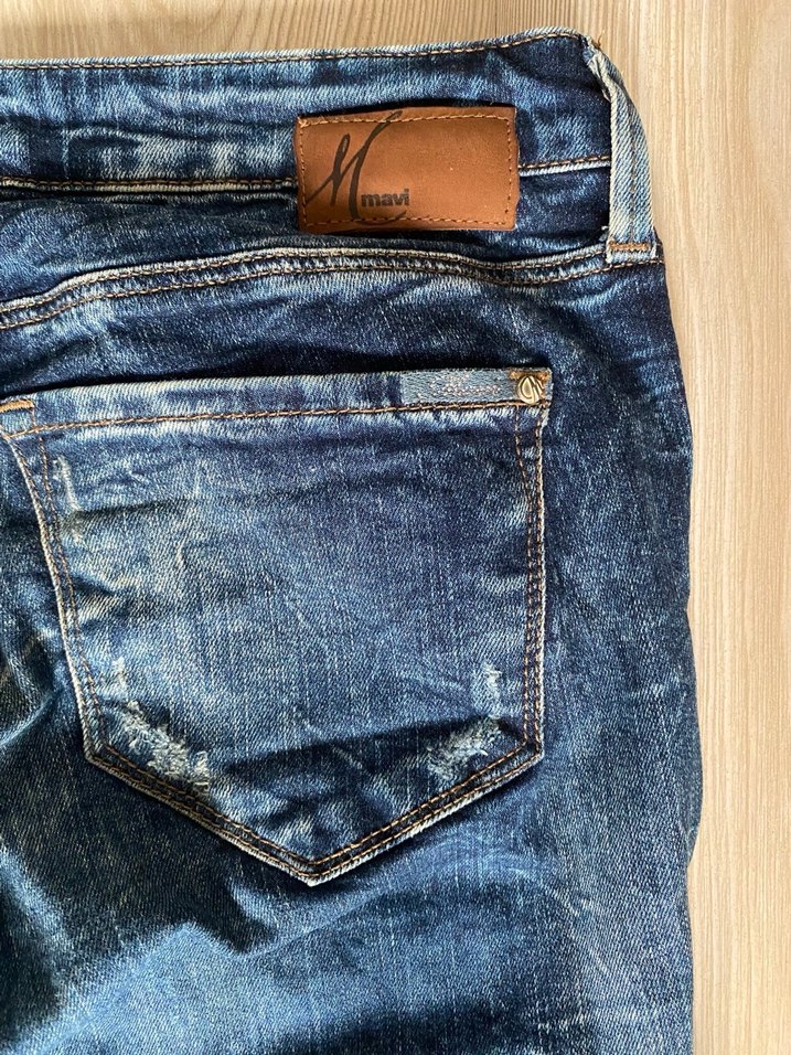 Kadın Mavi Loose Fit Yırtık Kot Pantolon - Görsel 3